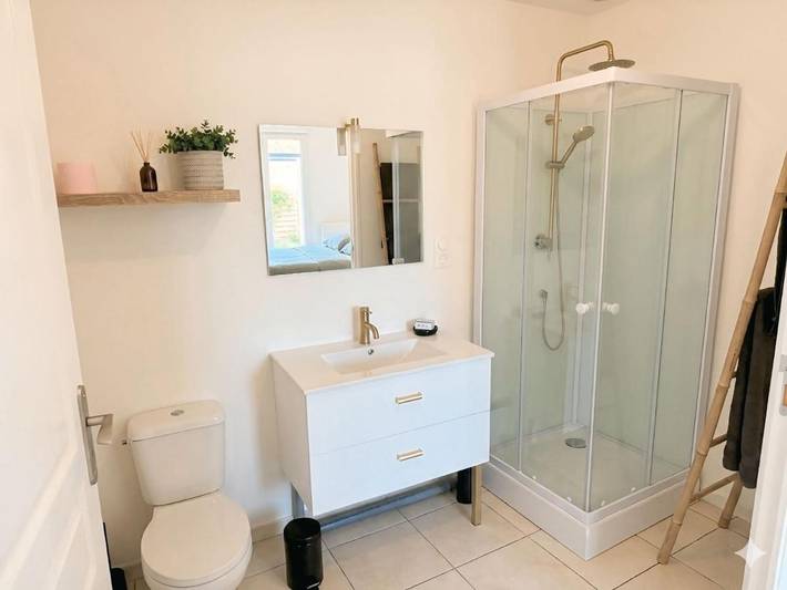 Gîte pour 3 personnes, avec terrasse et jardin à Cesson - 4