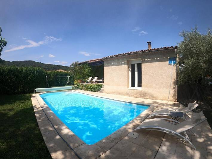 Location de vacances pour 6 personnes, avec piscine et jardin ainsi que terrasse et jacuzzi, animaux acceptés à Peyruis - 2