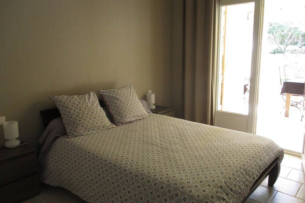 Detached house on family property 1.6 km from the village of Valbonne in Valbonne, Mediterranean Coast (France)