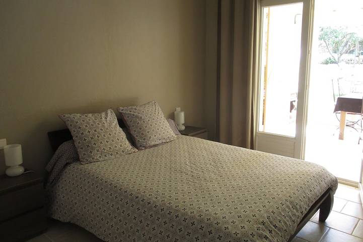 Location de vacances pour 4 personnes, avec terrasse et jardin à Valbonne - 2