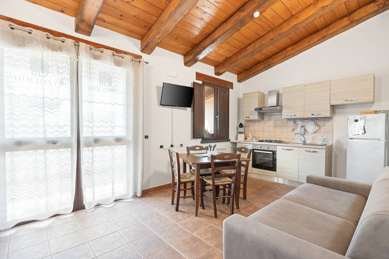Entire apartment, Apartment '5' with Shared Garden, Wi-Fi and Air Conditioning in Cabras, Stagno di Càbras