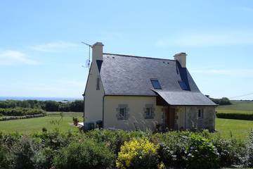 Gîte pour 6 personnes, avec jardin et terrasse à Primelin