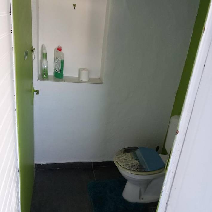 Location de vacances pour 2 personnes, avec piscine et vue sur le lac ainsi que vue et terrasse à Bois-de-Céné - 3