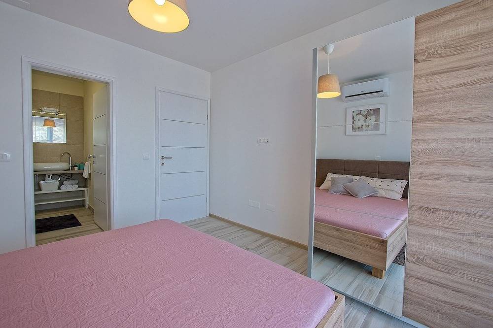 Ganz Neue 2019 Villa mit Pool,Grill,Wifi,Geschirrspüler,Waschmaschine in Radetići, Zentralistrien