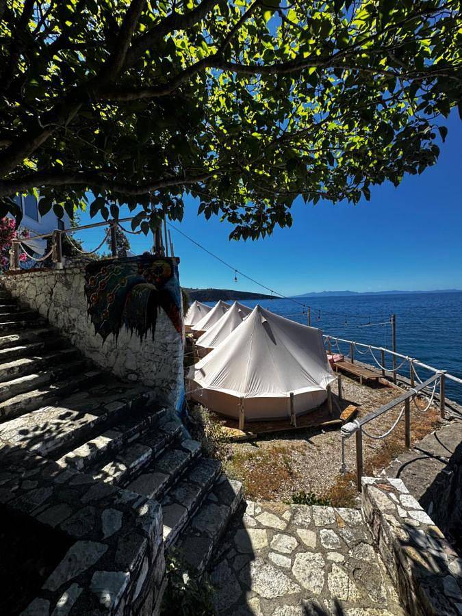 Tente pour 3 personnes, avec vue et jardin, animaux acceptés
