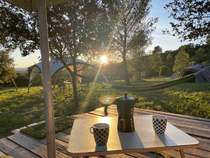 Location de vacances pour 2 personnes, avec vue ainsi que terrasse et jardin, animaux acceptés à Cessenon-sur-Orb - 2