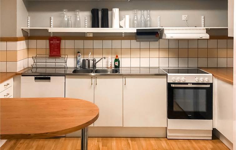 Ganze Ferienwohnung, Ferienwohnung für 8 Personen mit Garten in Finspang, Östergötland