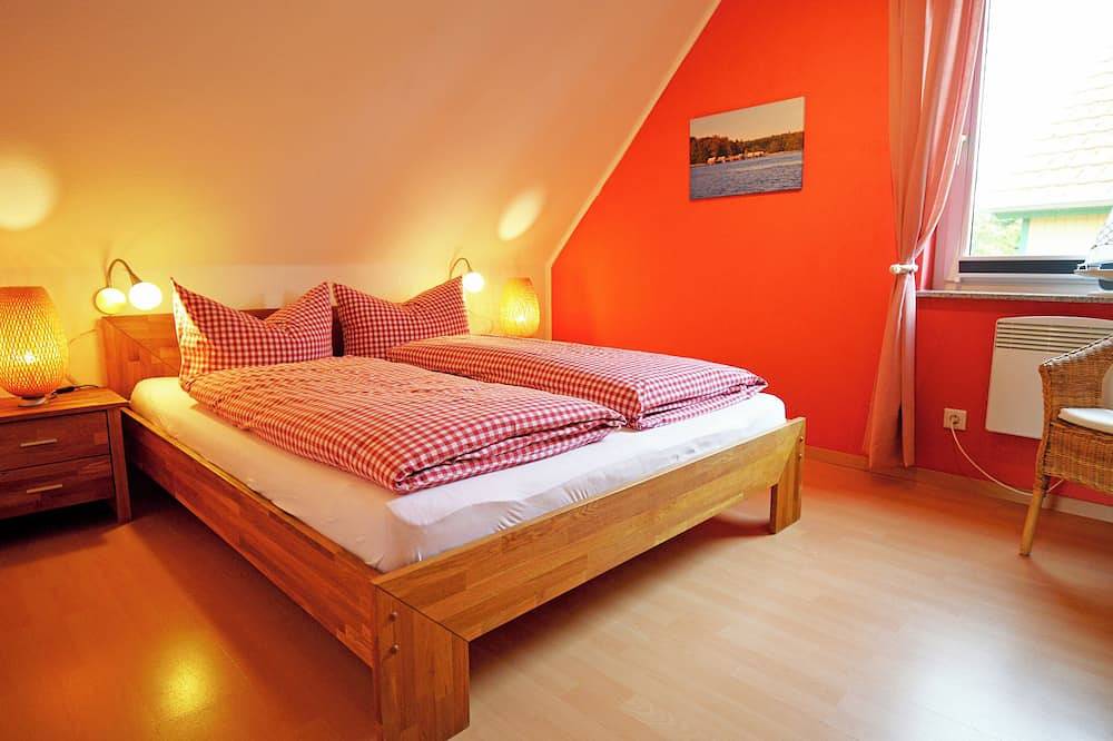 Gemütliches Ferienhaus für Familien m. Hund, umzäunt, Kamin, 300m zum Plauer See in Zislow, Plauer See