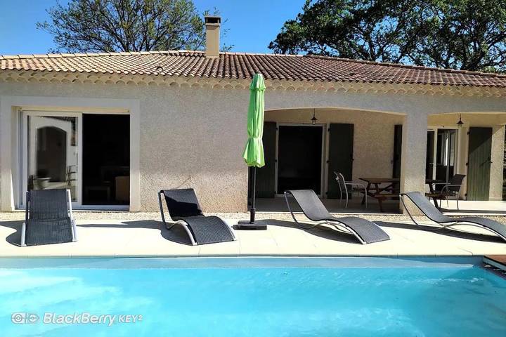 Location de vacances pour 6 personnes, avec jardin et piscine, animaux acceptés à Saint-Privat-de-Champclos - 2