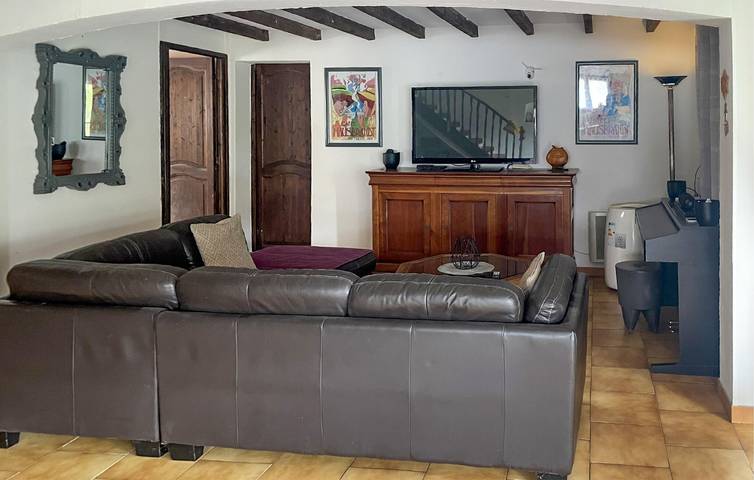 Appartement confortable de 160 m² avec piscine, terrasse et Wi-Fi près de Le Maravenne in La Londe-les-Maures, Côte méditerranéenne (France)