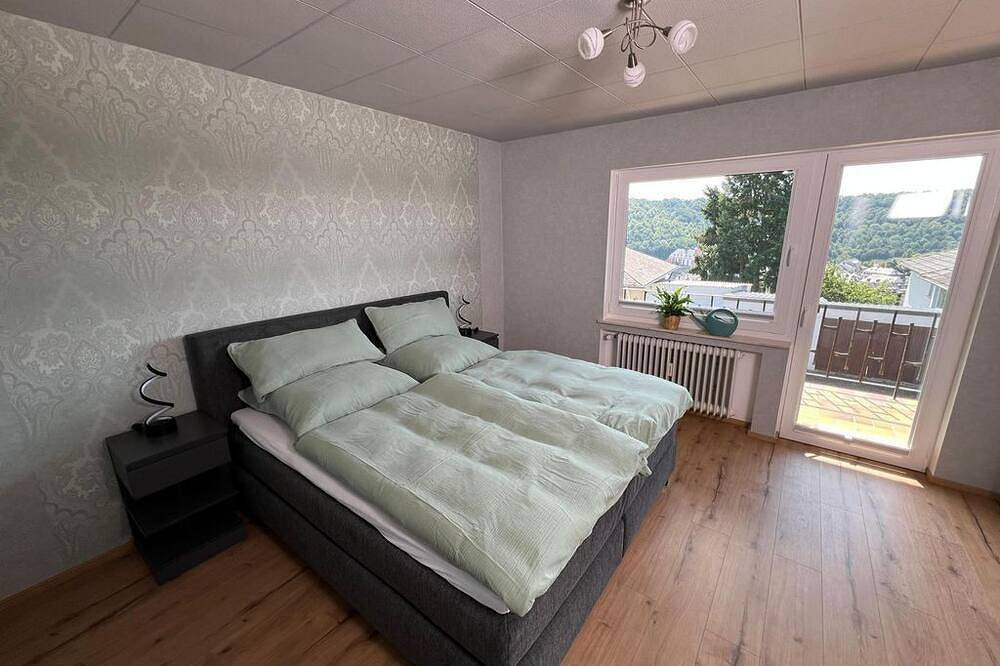 Ganze Wohnung, 2-Bett-Ferienwohnung Zweisamkeit, Bad/Wc - Villa Basilika, Ferienwohnungen in Prüm, Naturpark Hohes Venn-Eifel