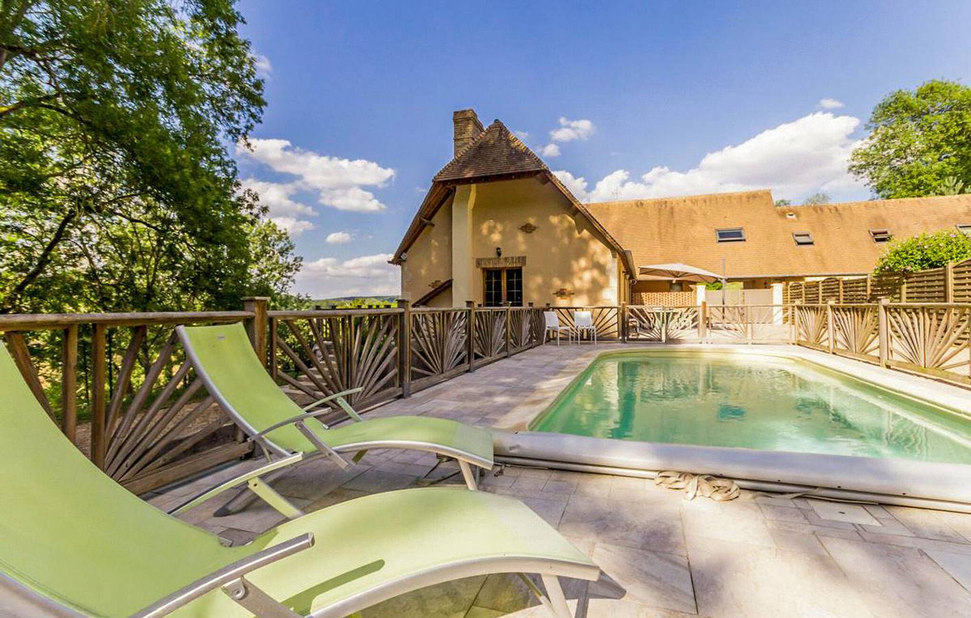 Appartement au bord de la rivière avec piscine et parking in Acquigny, Région de Les Andelys