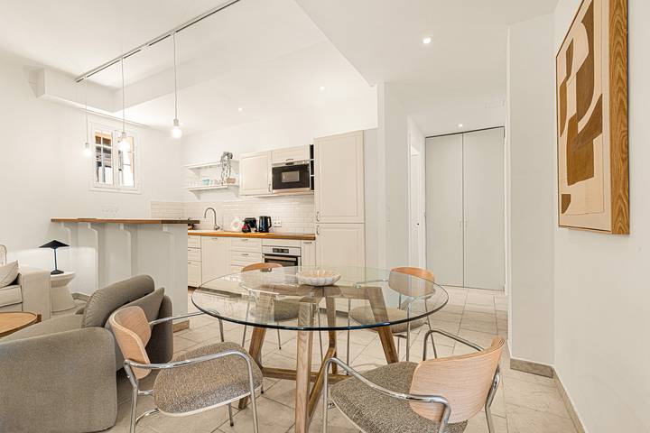 Apartamento entero, 625 Liberation - Lot 3 in Saint-Laurent-du-Var, Costa mediterránea (Francia)