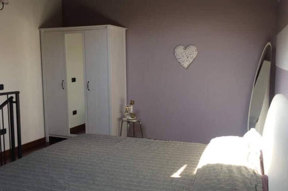 Entire apartment, Bergamo Town elegant apartment near airport in Bergamo, Bergamo Province