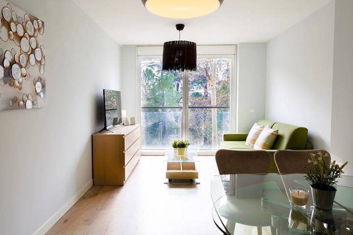Entire apartment, Apartment 'Apart Jardines San Vicente' with Private Terrace, Wi-Fi and Air Conditioning in Moncloa-Aravaca, Madrid