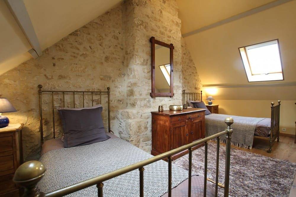 Quiet 4-star cottage on 2.5ha grounds 15km from the sea. in Valognes, Côte de la Déroute