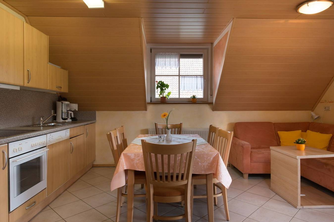 Ganze Wohnung, Apartment 'Talblick' mit Gemeinschaftsgarten, Balkon und Wlan in Zell am Harmersbach, Mittlerer Schwarzwald
