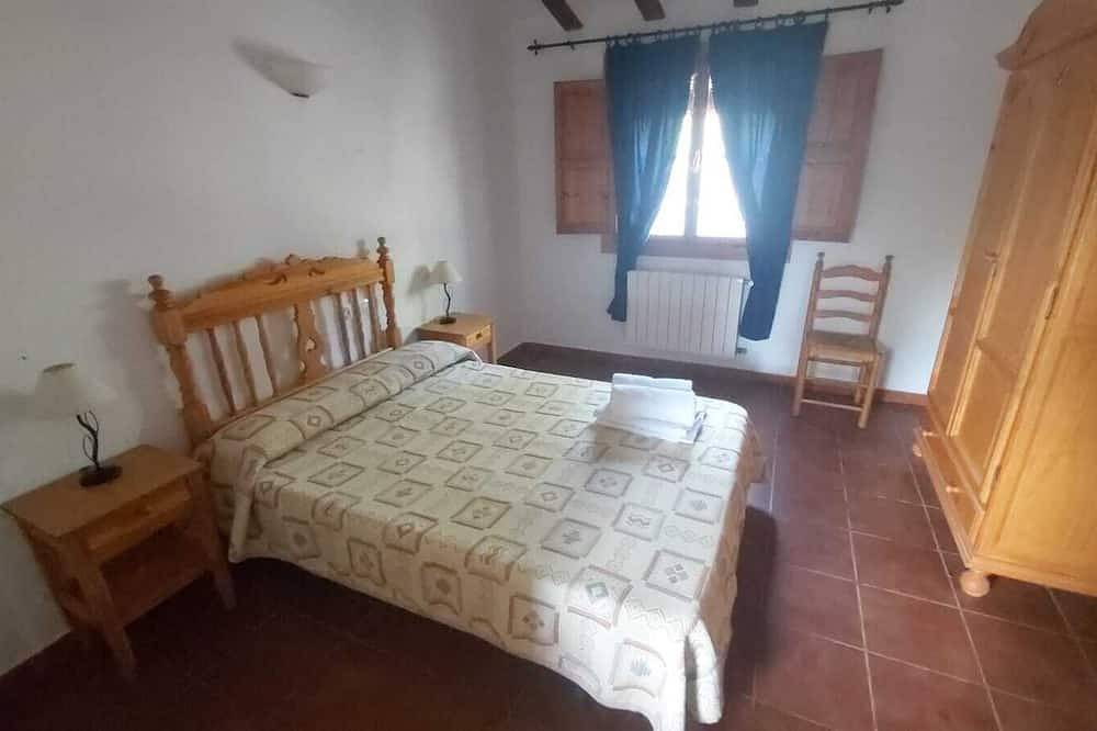 Esta casa tiene las mejores vistas a Velez Blanco y a su castillo in Vélez-Blanco, Provincia de Almería