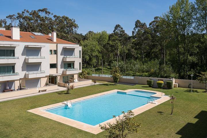 Gîte pour 2 personnes, avec terrasse et jardin dans Fão