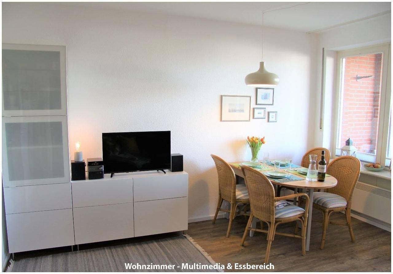 Ganze Wohnung, Hafenblick Orth: Modernes Apartment mit gutem Meerblick, Balkon und Fitnessraum in Westfehmarn, Fehmarn