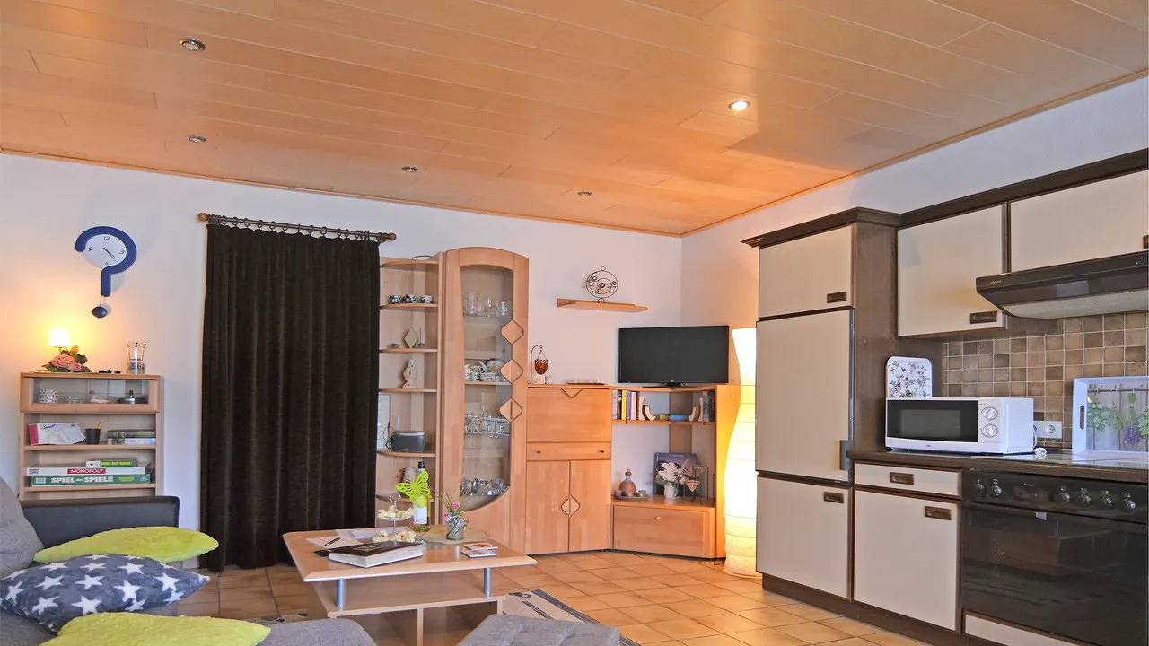Geheel vakantieappartement, Vakantieappartement voor 3 personen met tuin in Niedersfeld, Upland
