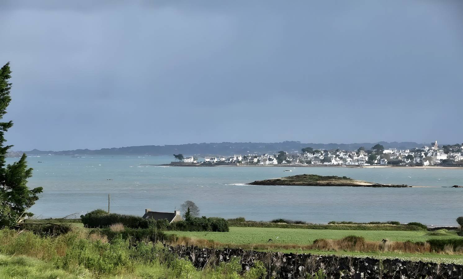 Cottage „Pen Prat“ mit Meerblick, 400 m vom Strand entfernt in Saint-Pol-de-Léon, Ceinture Dorée