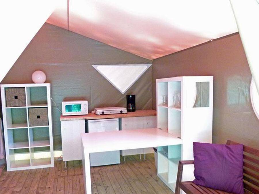 Camping Ushuaia Villages L’Oasis - Tente en toile et en bois 4 personnes - Lodge Vivarais bord de rivière (sans sanitaires) in Éclassan, Région de Tournon-sur-Rhône