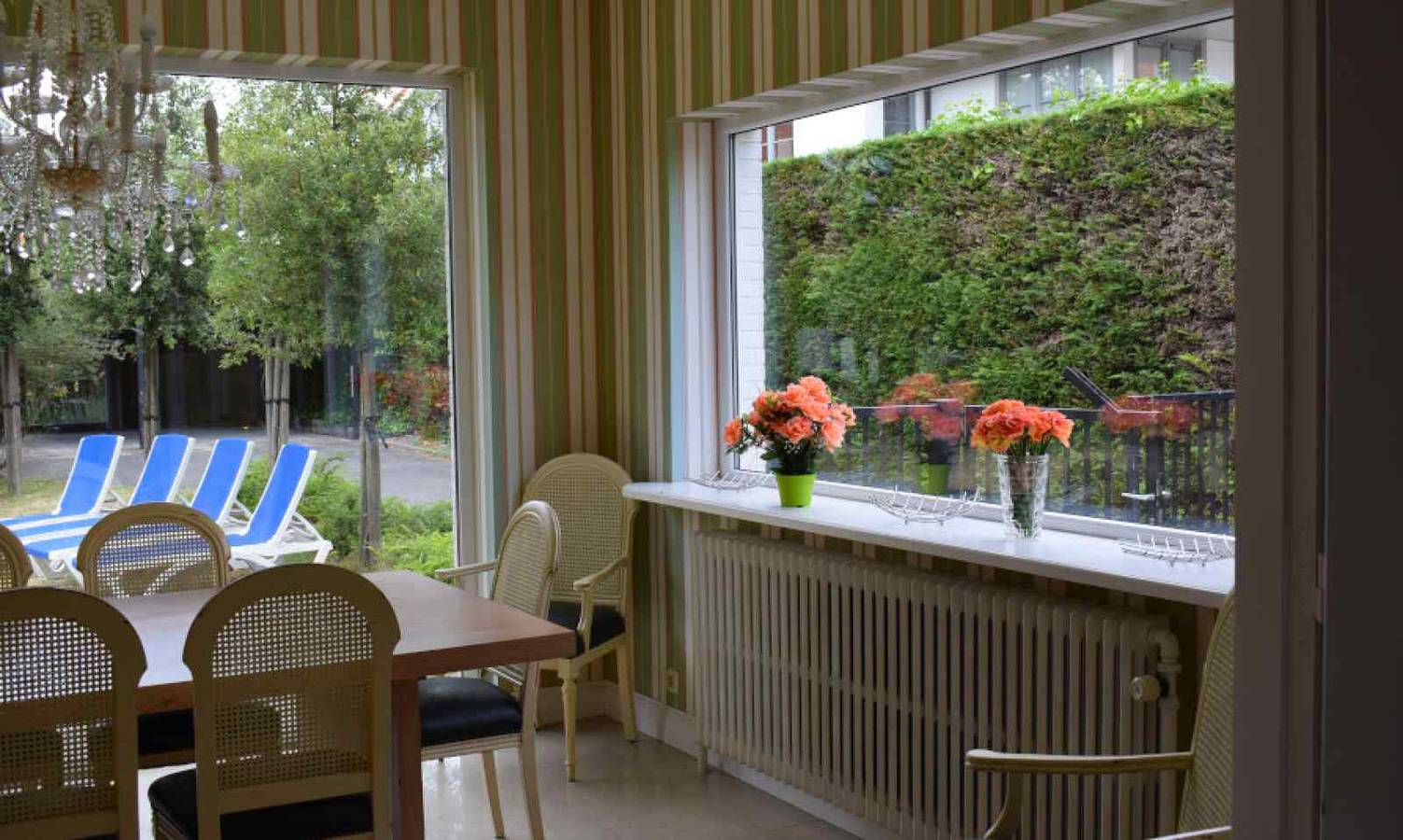 Group accommodation for 22 people in Koksijde at 250 meters from the beach in Koksijde-Bad, Koksijde
