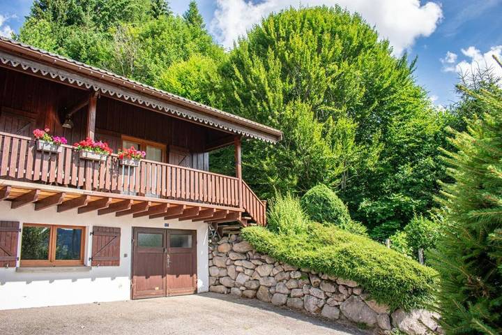 Chalet pour 10 personnes, avec Balcon et Terrasse ainsi que Jardin et Sauna à Bussang - 2