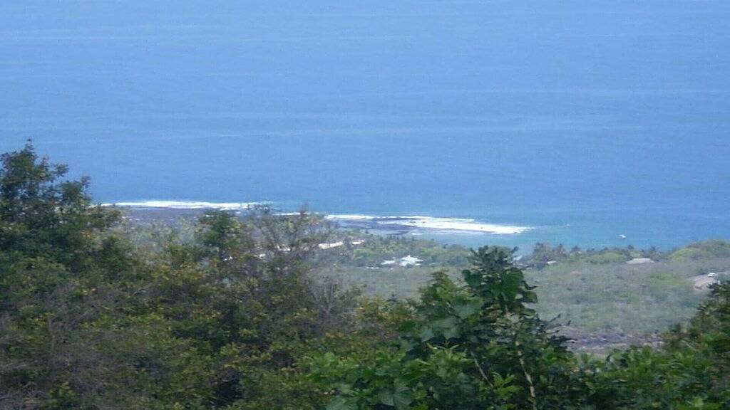 Cottage-like Duplex in South Kona on the Big Island.
Sleeps two adult guests in Honaunau-Napoopoo, Island of Hawaii