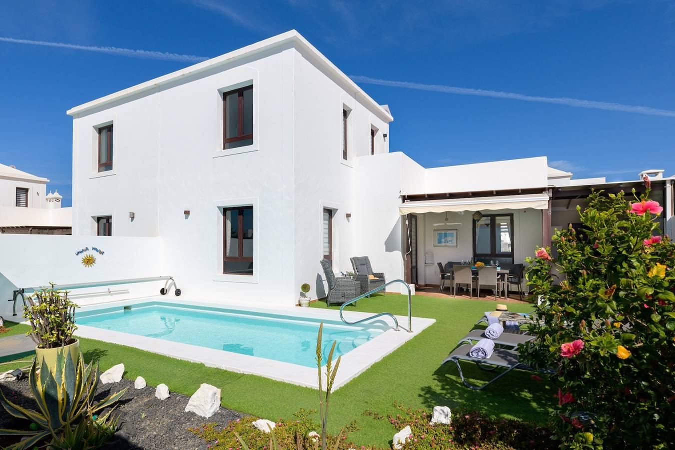 Vacation Home 'Villa Petruca' with Mountain View, Private Pool, and Wi-Fi in Playa Blanca, Yaiza
