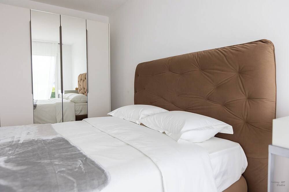Elite Villa Geneva with Lake View in Cologny, Genfer See