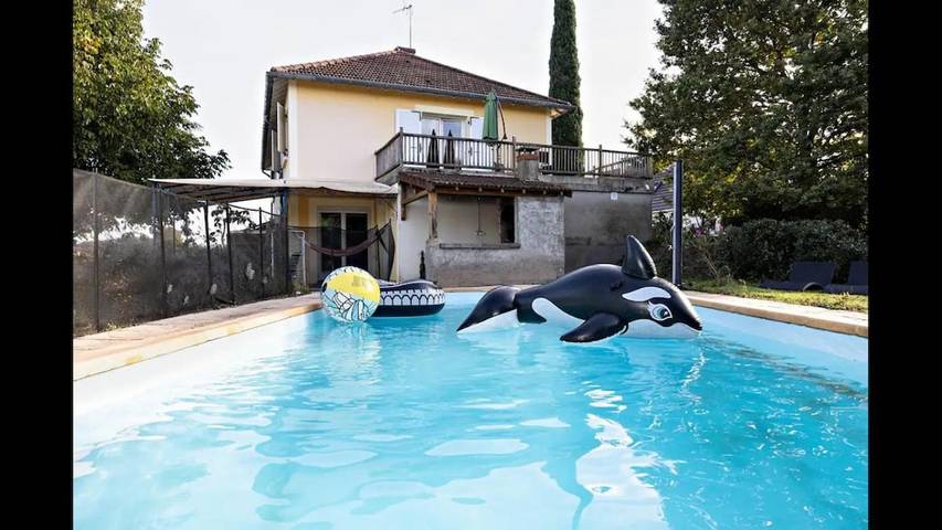 Location de vacances pour 12 personnes, avec piscine ainsi que terrasse et jardin à Saint-Marcel (Saône-et-Loire) - 2