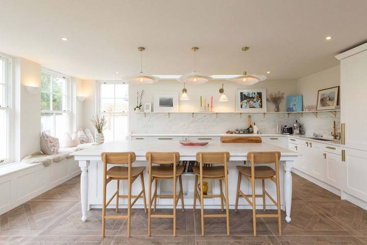 Holiday home for 10 people, with terrace and garden, with pets in West Wittering