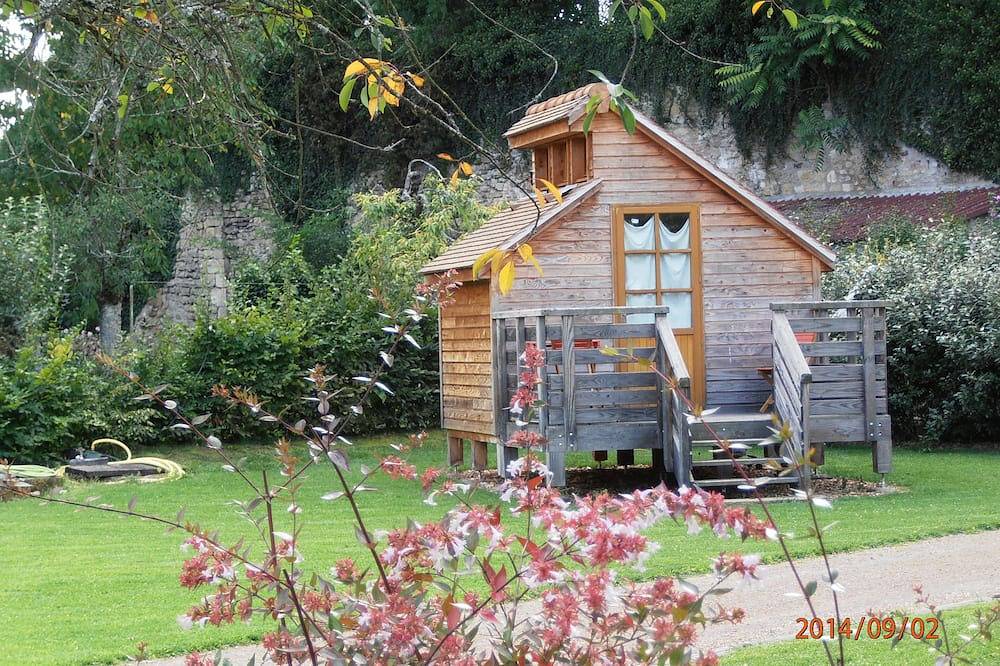 Gîtes, Maisonnette, chambre d'hôtes, accueil vélos,Decize in Decize, Nièvre
