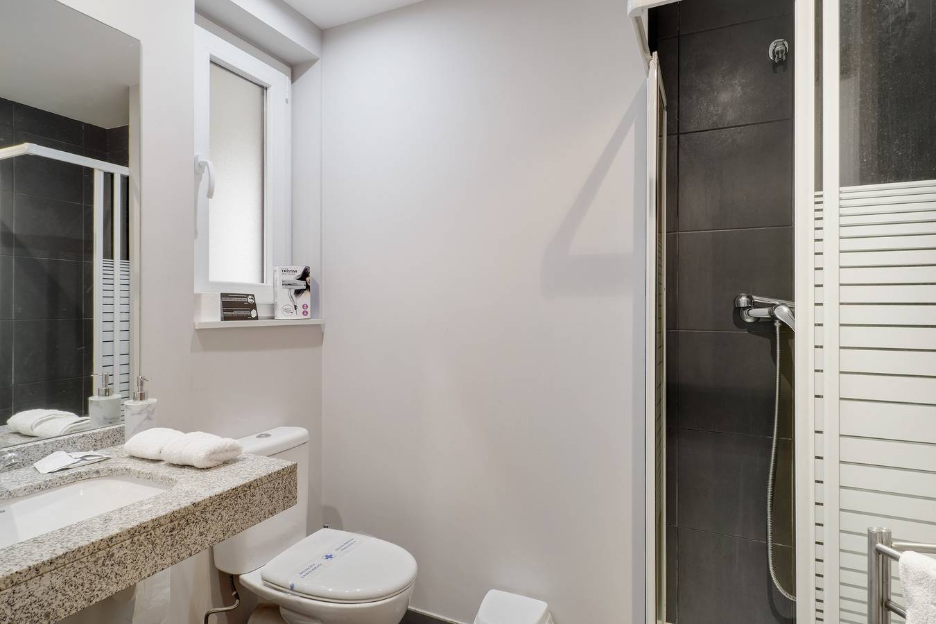 Modern studio in Arinsal van 40 m² met uitzicht op de bergen, foto 15