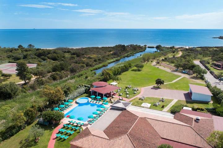 Hotel für 2 Personen, mit Garten und Pool in Lu Miriacheddu