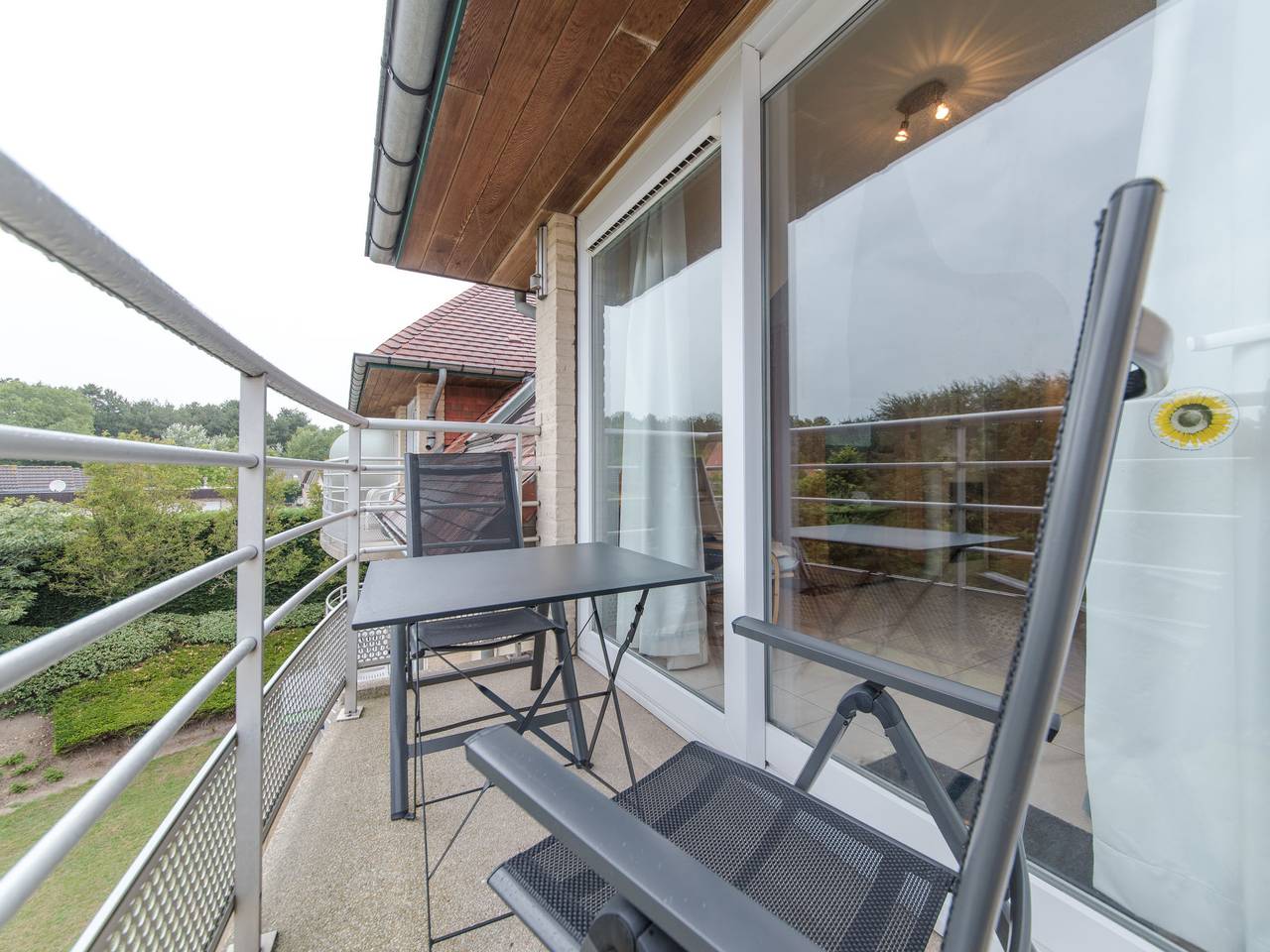 Appartement entier, Zeeflat with parking and shared pool in Le Coq, Côte belge