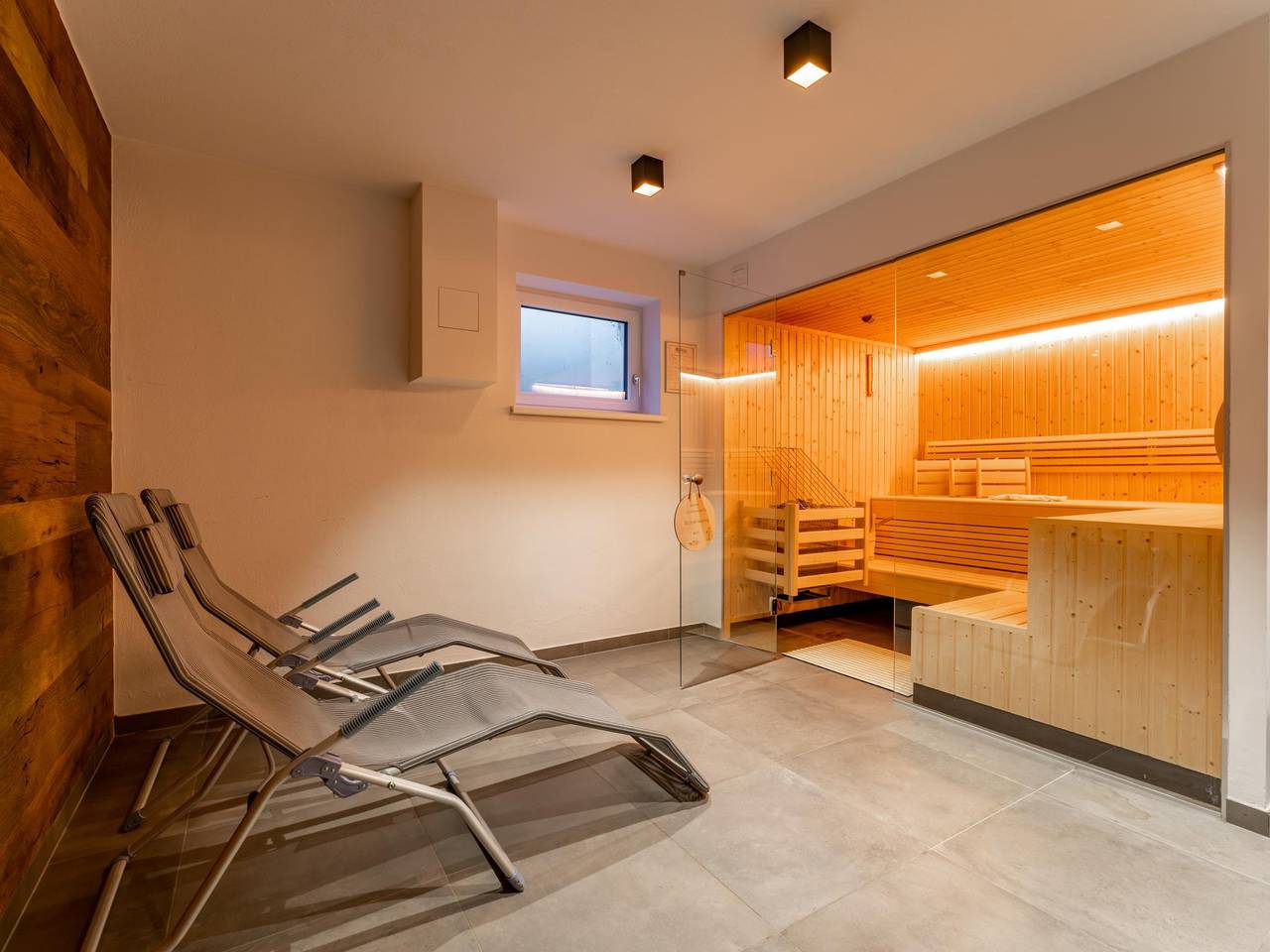 Lodge mit Terrasse, Garten & schöner Sauna in Niedernsill, Kitzbüheler Alpen