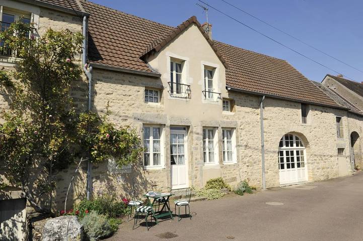 Gîte pour 8 personnes, avec Terrasse et Jardin à Change