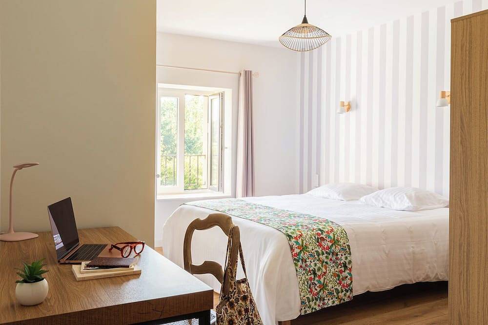 Renovated farmhouse ideal for families and groups in Le Grand-Bourg, Guéret region