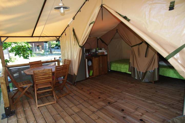Location de vacances pour 3 personnes, avec jardin et bassin pour enfant ainsi que piscine et vue, adapté aux familles à Guillestre - 3