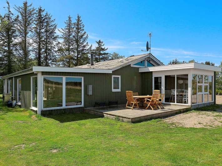 Ferieudlejning for 10 personer, med Jacuzzi og Pool samt Sauna i Hou