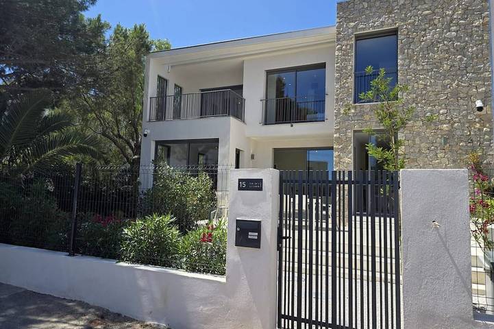 Location de vacances pour 8 personnes, avec jardin dans Plage de l'Ayguade