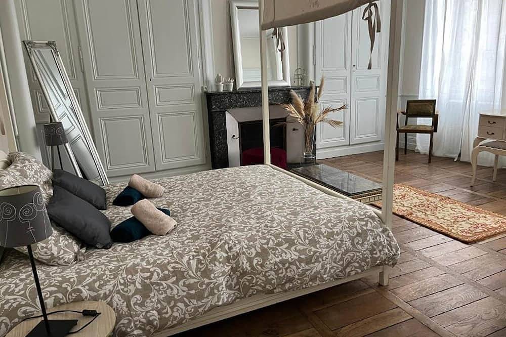 Entire apartment, La Villa Louana number 1 in Aubusson, Aubusson region