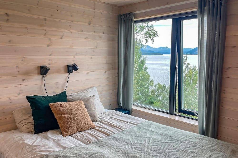 Cozy home in Stangvik with house sea view in Surnadal, Nördliches Fjordnorwegen