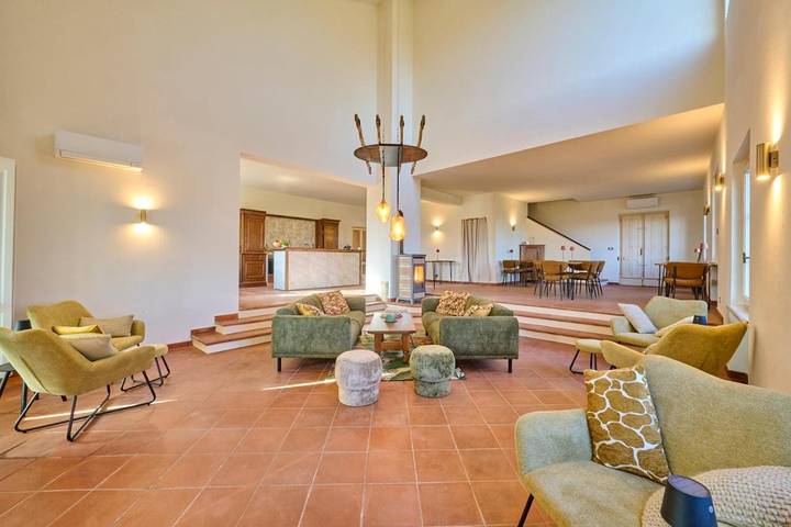 Location de vacances pour 2 personnes, avec Balcon et Terrasse ainsi que Jardin et Piscine à Ferrere