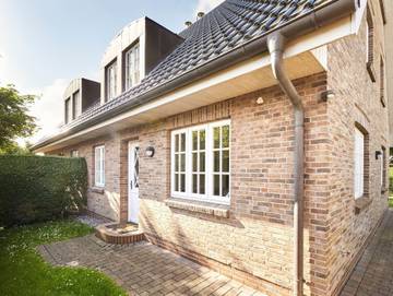 Ferienhaus für 8 Personen, mit Terrasse und Garten in Alkersum