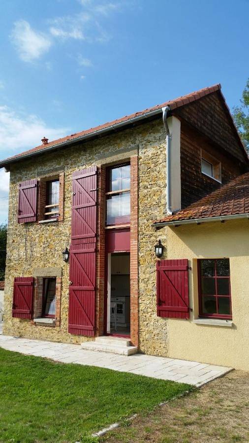 Gîte pour 2 personnes, avec jardin ainsi que vue et piscine à Geaune