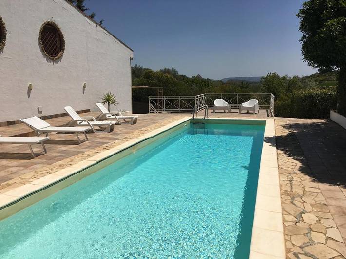 Location de vacances pour 6 personnes, avec piscine et terrasse ainsi que vue et jardin à Mazzarino - 3